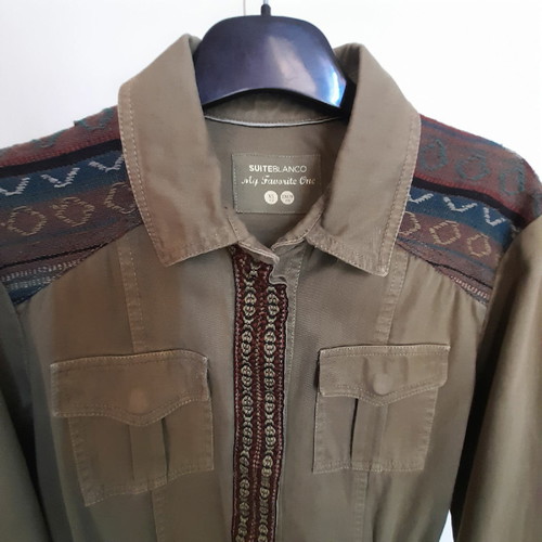 Jacket kapartinas olive new, with shoulder details, size XS