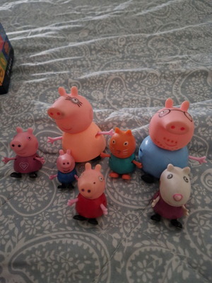Σετ φιγούρες Peppa Pig μεταχειρισμένες, οικογένεια με λείπον χεράκι
