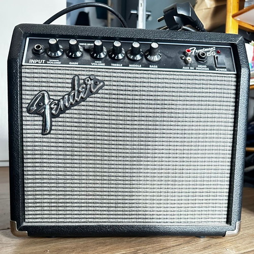 Fender Frontman 15G amplifier