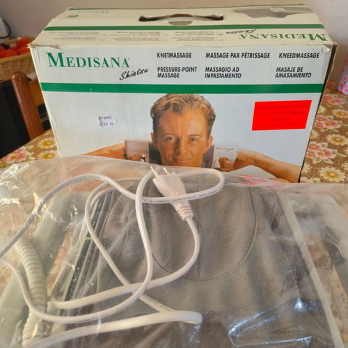 Medisana Shiatsu Massager for Back and Feet with Remote control like new