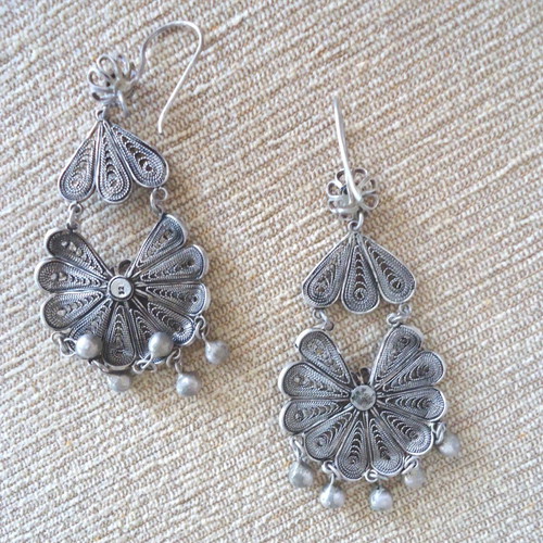 Vintage silver handmade dangling earrings like new