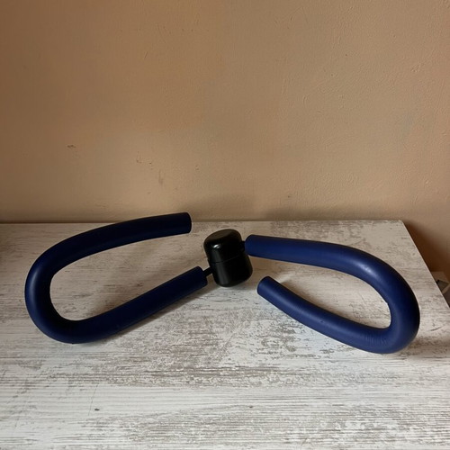 Exercise device like new for thighs and arms, blue