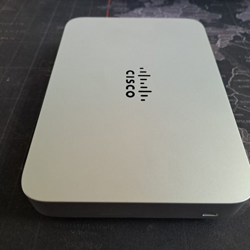 Cisco Meraki Z1 gateway like new with power adapter