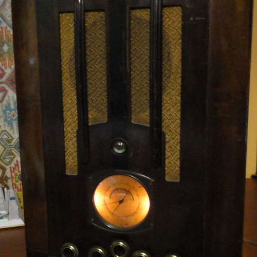 RCA antique radio from the 1930s used, rare collectible piece