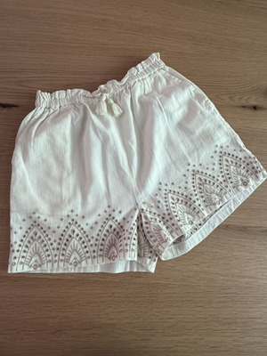 Mayoral girls' beige bermuda with embroidery like new