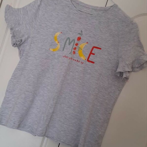 Esmara grey T-shirt Smile with ruffled sleeves, size L/XL