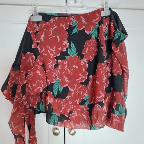 Vassia Kostara skirt M/L like new, black and red
