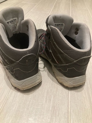 hiking boots size 40