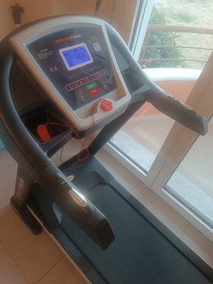 Διάδρομος γυμναστικής 2,4 HP σαν καινούργιος με Bluetooth και 12 προγράμματα