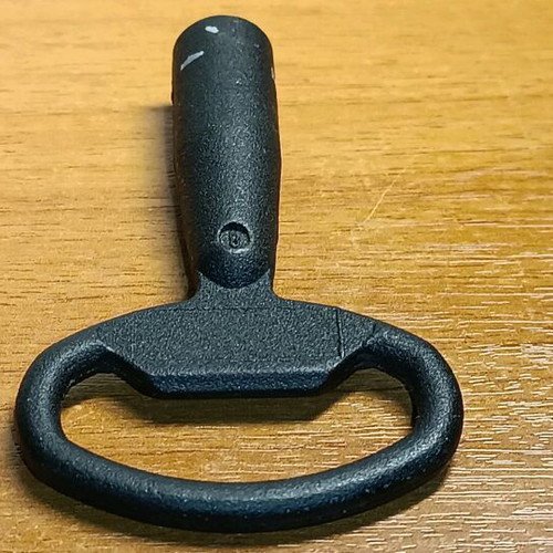 Triangular key with carabiner like new, universal 3-sided