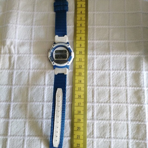 Casio children's watch new blue with box