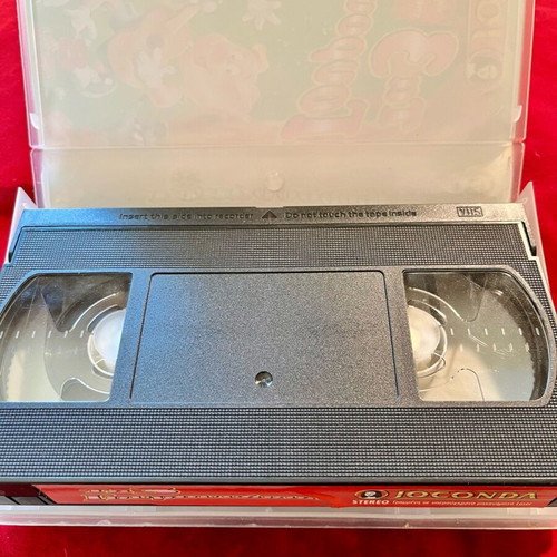 VHS Authentic Video Cassette The Three Little Pigs like new, dubbed