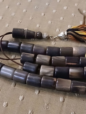 Komboloi made of goat horn used with metal elements and tassel