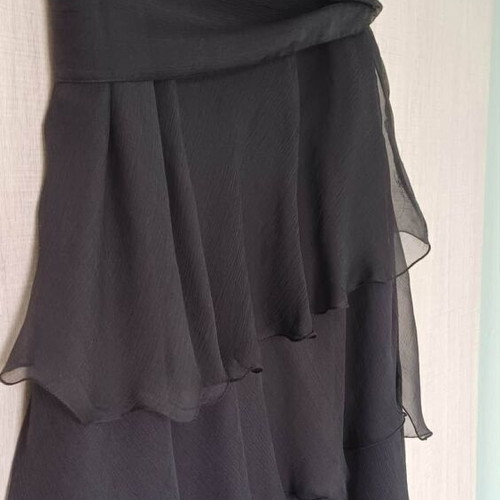 Black tulle skirt like new with belt, size M