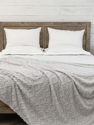 Waterproof fleece blanket beige like new