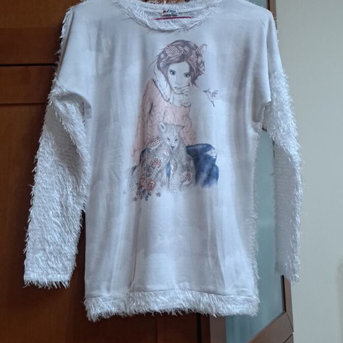 Winter long-sleeve shirt like new, white with multicolor design