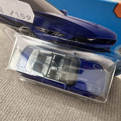 Hot Wheels 2015 Ford Mustang GT Convertible mainline