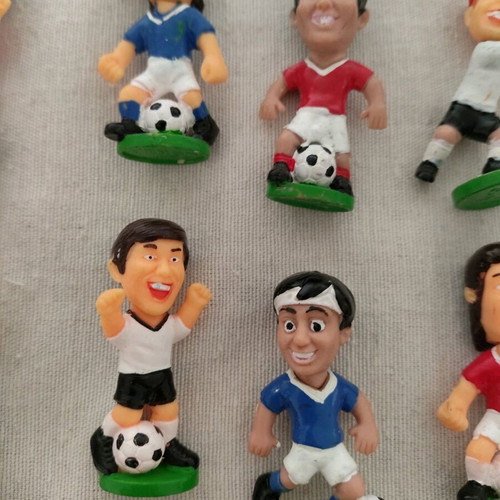 Football figures like new, set of 12 pieces