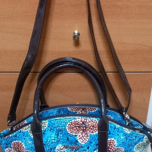 Meyzi bag like new, can be worn crossbody