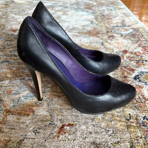 Lila Verne black high-heeled shoes like new, size 39