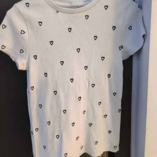 Short-sleeve t-shirt for girls 11-12 years like new, black and white