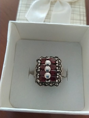 925 Victorian style ring with carving