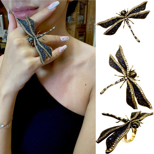 18k Butterfly Ring like new with diamonds and sapphires