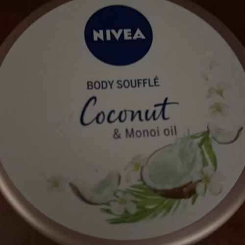 Body cream like new, minimal amount missing