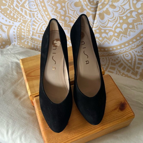 Unisa black pumps used, size 39