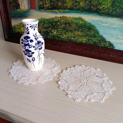 Round beige doilies, 2 pieces, 24 cm, handmade, like new