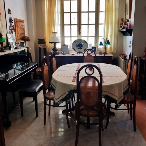Dining set used, round table with 6 chairs and extension