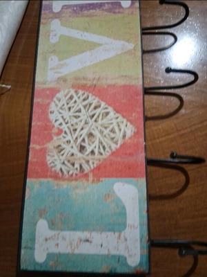 Wooden wall hanger like new