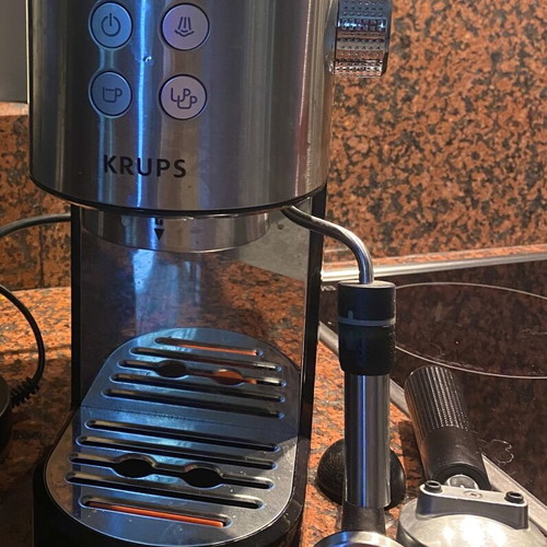 Krups Virtuoso espresso machine like new with Vicko milk frother gift