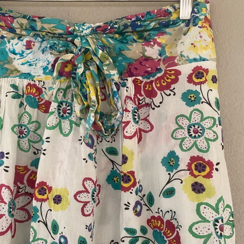 Mini skirt cotton vintage white with multicolor details, like new
