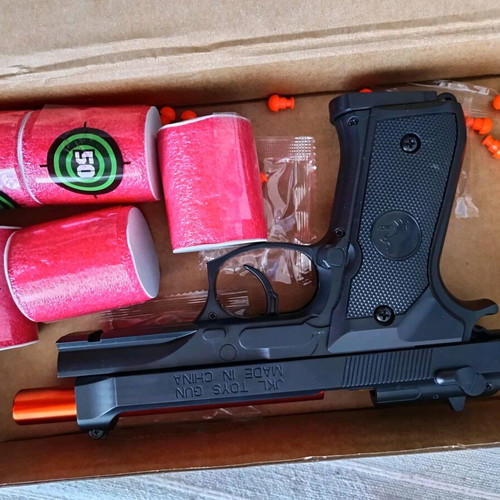 Plastic toy gun like new