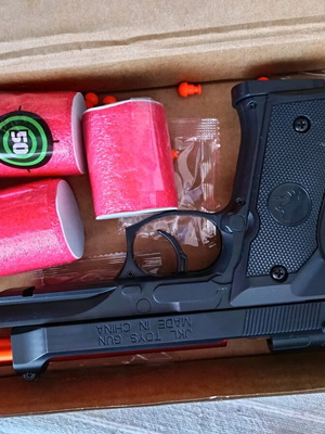 Plastic toy gun like new
