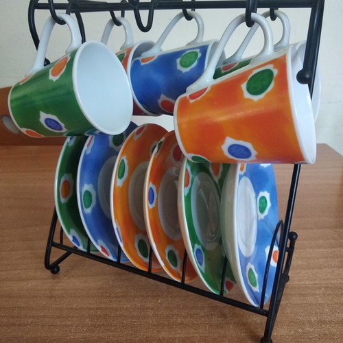 Set of 5 cups with base