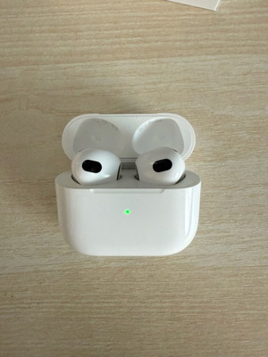 AirPods 3 σε εξαιρετική κατάσταση με κουτί και καλώδιο φόρτισης