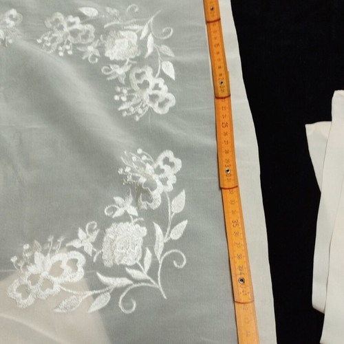 Handmade silk embroidery used, set of 3 pieces