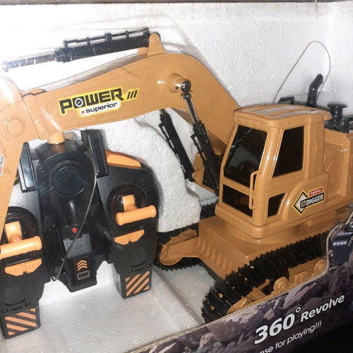 Remote control excavator crawler vehicle new with sound and movement