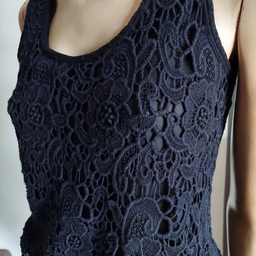 Intimissimi black sleeveless top small with knitted lace