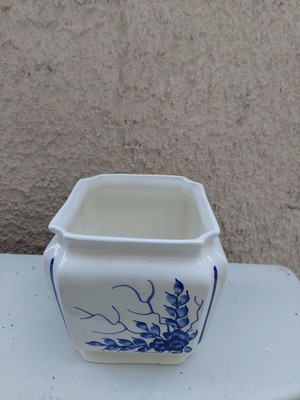 Ceramic vase used
