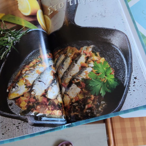 Daily Recipes set of 10 volumes like new, Greek cooking