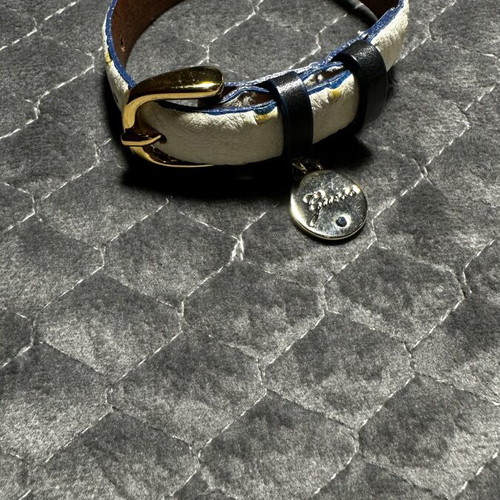 Guess bracelet new, white and gold colors