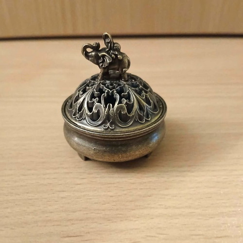 Incense holder new, for cones or frankincense