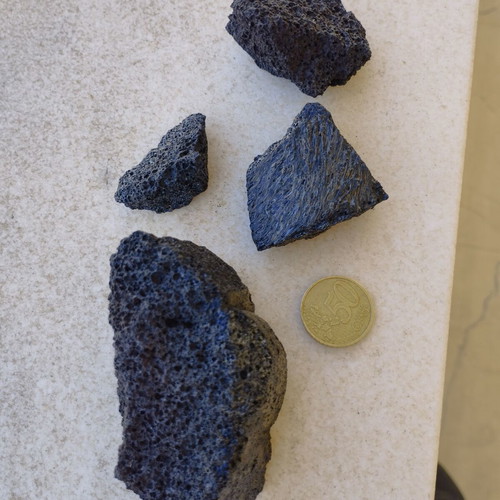 Lava pieces from Hawaii used, in very good condition
