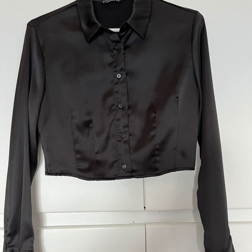 Stradivarius black satin crop shirt like new