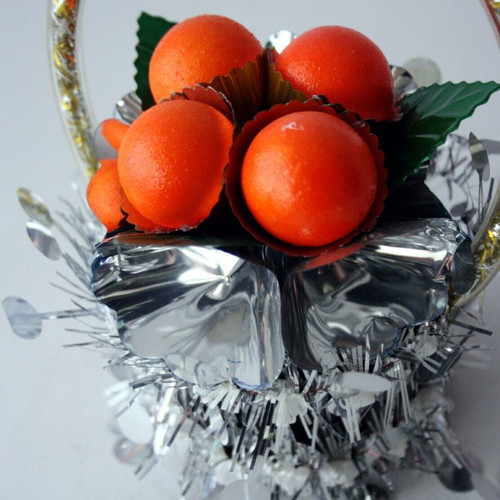 Christmas decorative fruit basket 1970s new