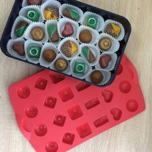 Tupperware Silicone Mold For Chocolates New