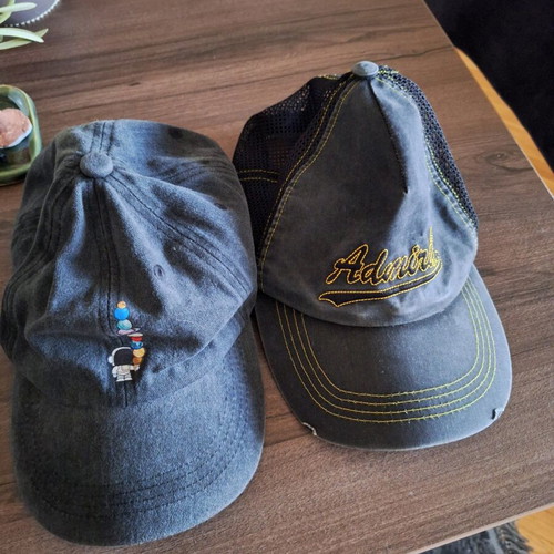 Admiral hats like new, size M, black and gray, set of 2